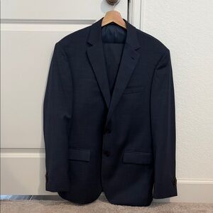 Kenneth Cole 2-piece Awearness Navy Suit 40R and 32
